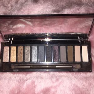 Urban Decay Naked SMOKY Palette